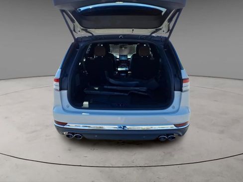 Certified 2023 Lincoln Aviator Reserve w/ Elements Package Plus RWD image 8