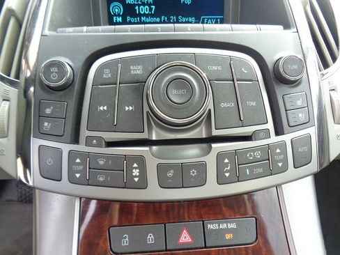 Used 2010 Buick LaCrosse CXL w/ Luxury Package AWD/4WD image 15