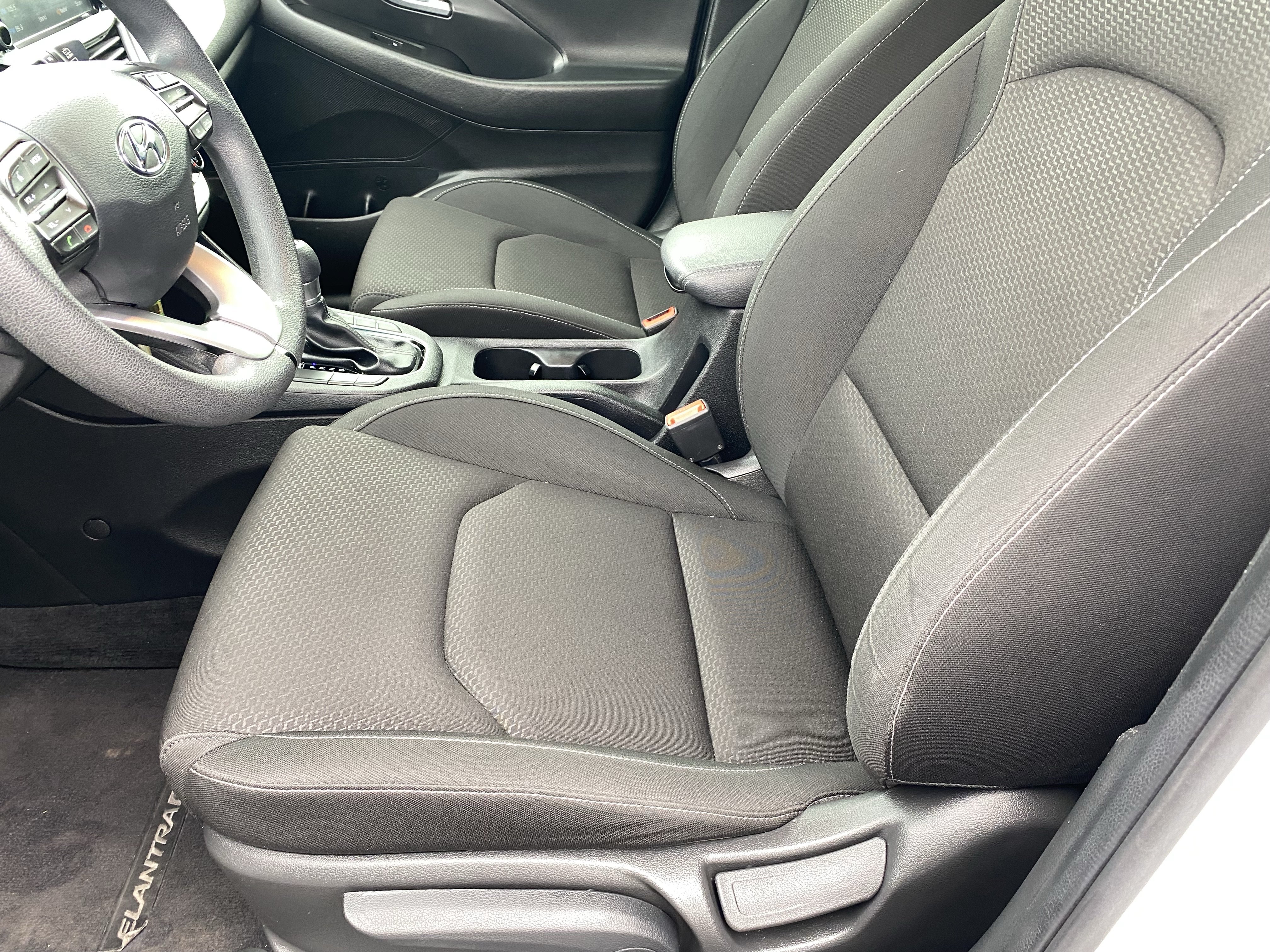 Used 2019 Hyundai Elantra GT FWD image 17