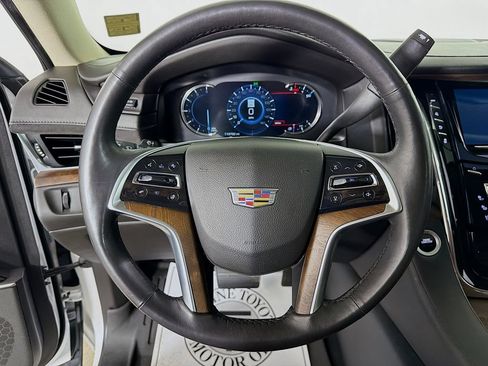 Used 2017 Cadillac Escalade ESV Premium Luxury AWD/4WD image 13