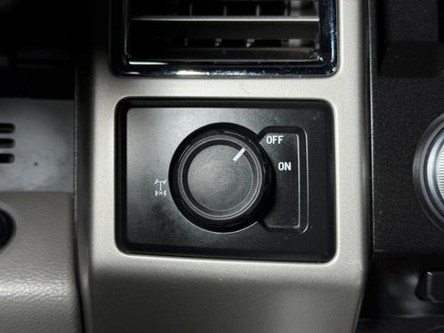 Used 2015 Ford F150 Lariat w/ Equipment Group 502A Luxury RWD image 34