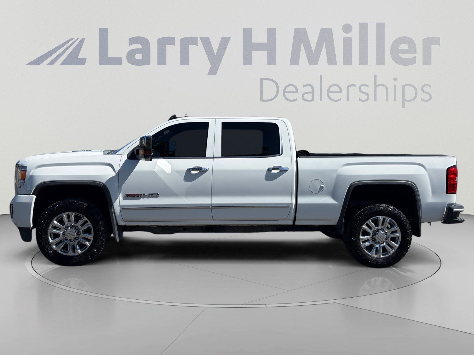 Used 2015 GMC Sierra 3500 SLT w/ Duramax Plus Package AWD/4WD image 2