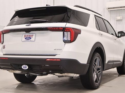 New 2026 Ford Explorer ST-Line w/ ST-Line Street Pack image 8