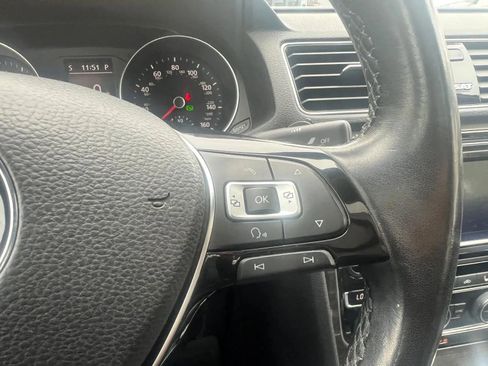 Used 2018 Volkswagen Passat 2.0T SE image 12