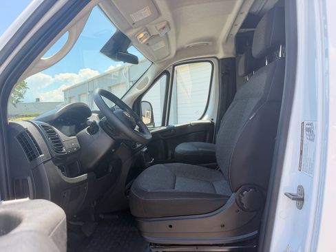 Used 2025 RAM ProMaster 2500 w/ U-Haul Equipment Group FWD image 14