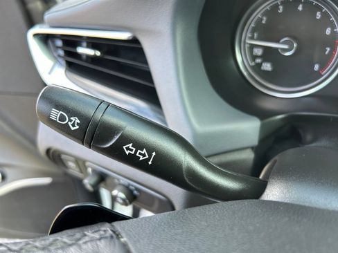 Used 2021 Buick Enclave Essence FWD image 21