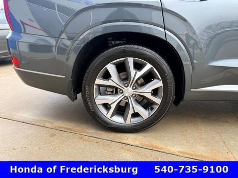 Used 2022 Hyundai Palisade Limited w/ Winter Package image 12