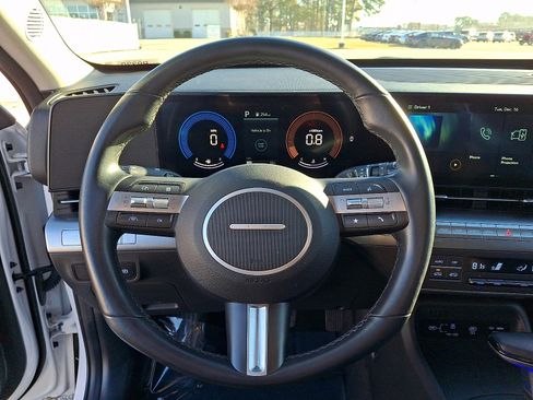 Used 2025 Hyundai Kona SEL image 19