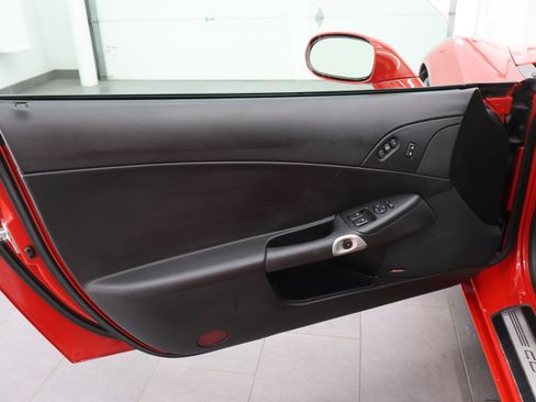 Used 2008 Chevrolet Corvette Convertible w/ Preferred Equipment Group RWD image 28