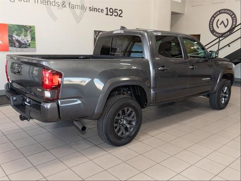 Used 2023 Toyota Tacoma SR5 AWD/4WD image 21