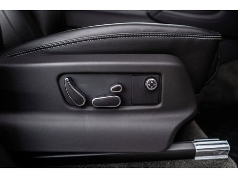 Certified 2022 Bentley Bentayga image 43