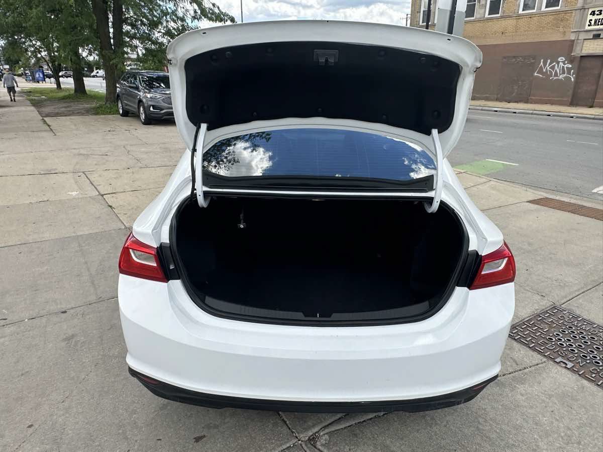 Used 2021 Chevrolet Malibu LS FWD image 38