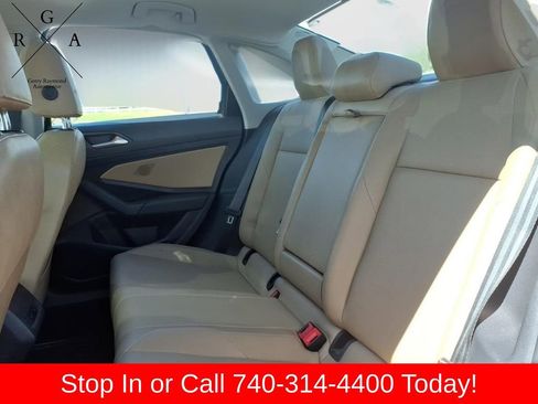 Used 2020 Volkswagen Jetta SE w/ SE Cold Weather Package FWD image 11
