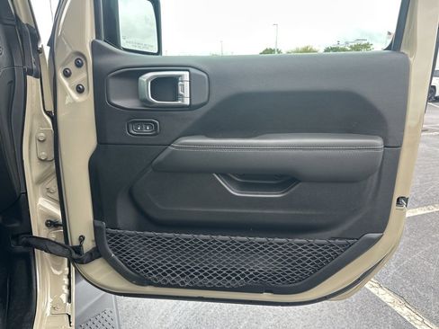 Used 2020 Jeep Gladiator Overland w/ Popular Equipment Package image 10