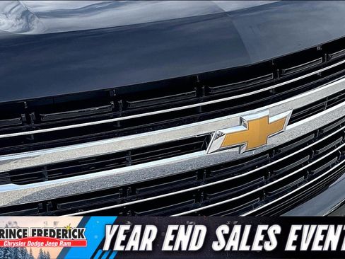 Used 2021 Chevrolet Suburban LT image 25