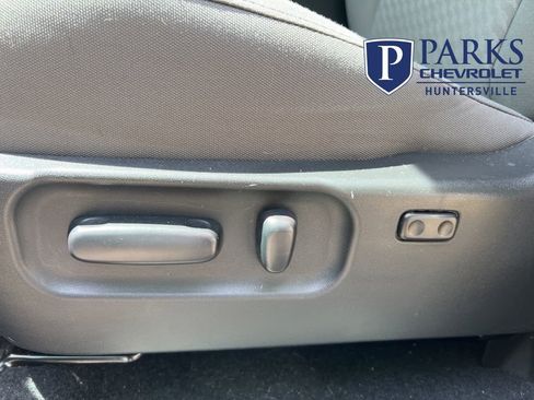 Used 2023 Toyota Tacoma SR5 w/ Technology Package image 17