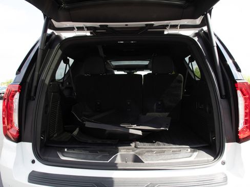 Used 2023 GMC Yukon XL AT4 w/ AT4 Premium Plus Package image 16