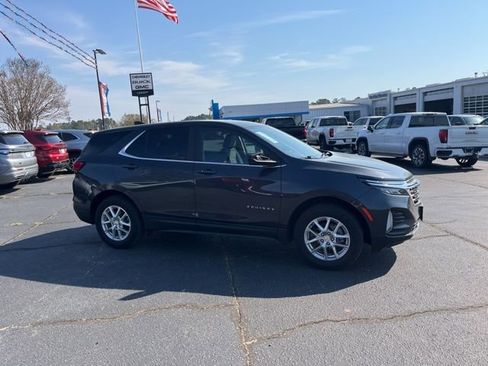 Used 2023 Chevrolet Equinox LT AWD/4WD image 3