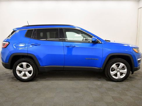 Used 2018 Jeep Compass Latitude w/ Popular Equipment Group AWD/4WD image 9