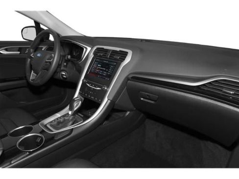 Used 2015 Ford Fusion SE image 18