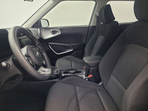 Used 2021 Kia Soul LX image 17