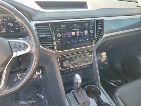 Certified 2023 Volkswagen Atlas SEL R-Line AWD/4WD image 25