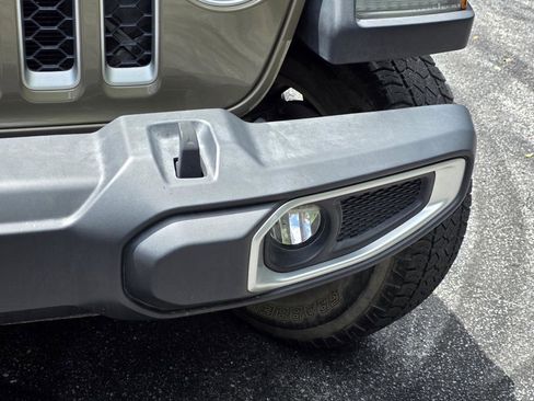 Used 2020 Jeep Gladiator Overland AWD/4WD image 28