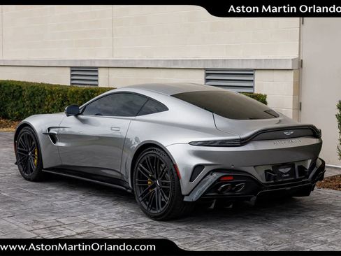 Used 2025 Aston Martin V8 Vantage Coupe image 40