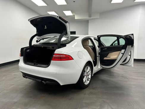 Used 2018 Jaguar XE Premium image 23