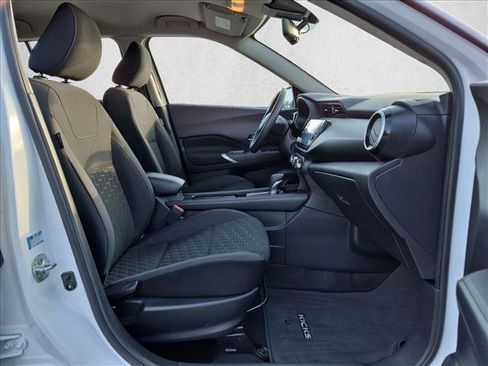 Used 2023 Nissan Kicks SV w/ Interior Electronics Package FWD image 18