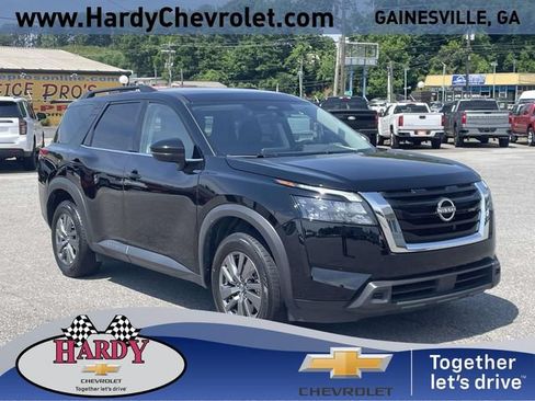 Used 2025 Nissan Pathfinder SV AWD/4WD image 1