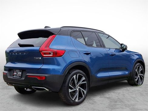 Used 2020 Volvo XC40 T5 R-Design w/ Protection Package Premier image 4