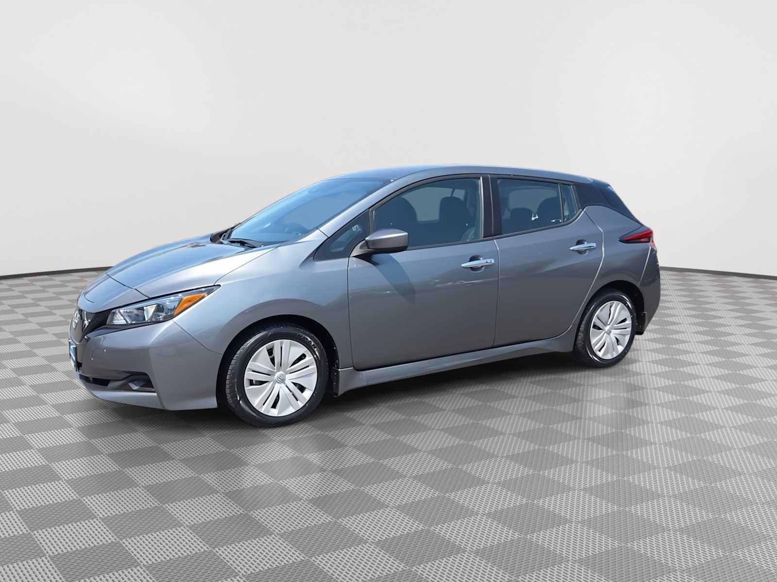 Used 2024 Nissan Leaf S FWD image 4