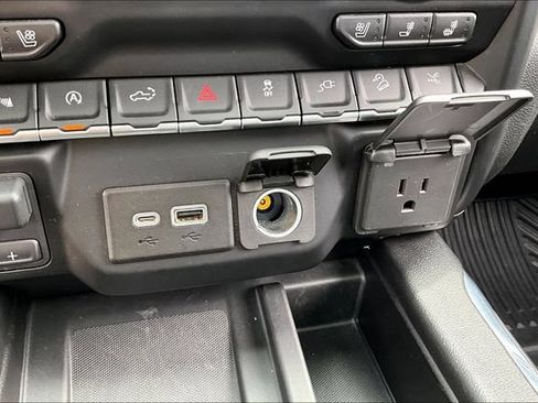 Used 2019 Chevrolet Silverado 1500 LTZ w/ LTZ Premium Package AWD/4WD image 16