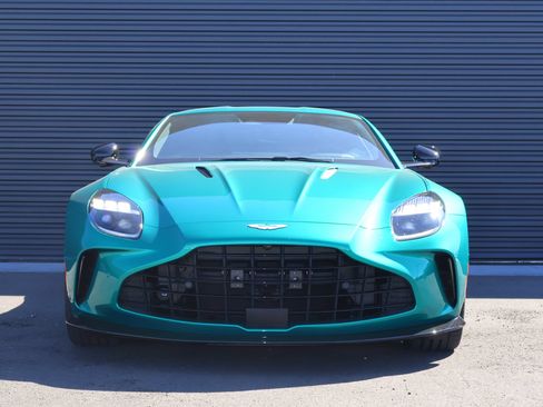Used 2025 Aston Martin V8 Vantage Coupe RWD image 2