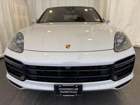 Certified 2022 Porsche Cayenne Turbo AWD/4WD image 6