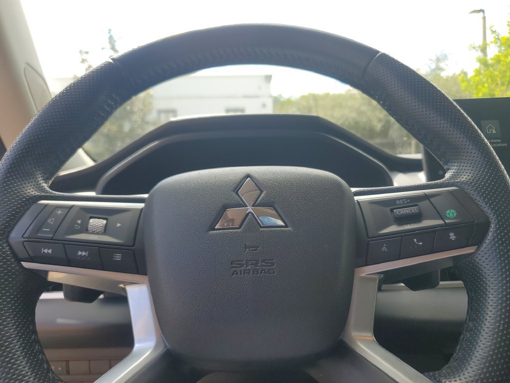 Used 2024 Mitsubishi Outlander SE FWD image 24
