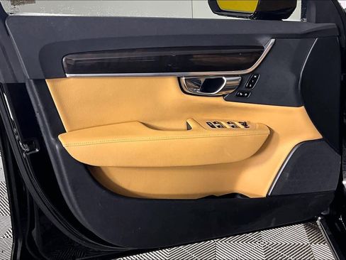 Used 2018 Volvo S90 T6 Momentum image 21