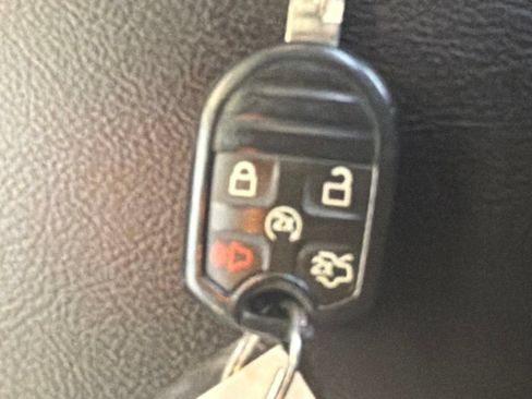 Used 2015 Ford Explorer XLT w/ Equipment Group 202B AWD/4WD image 27