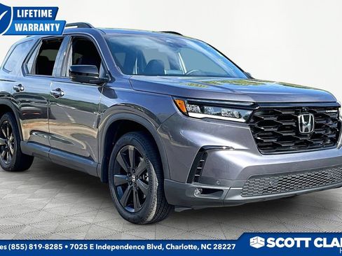 Used 2025 Honda Pilot Black Edition image 1