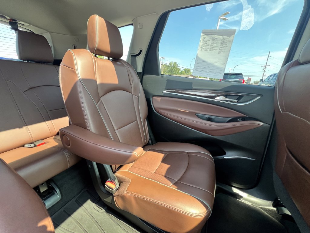 Used 2018 Buick Enclave Avenir w/ Avenir Technology Package AWD/4WD image 41