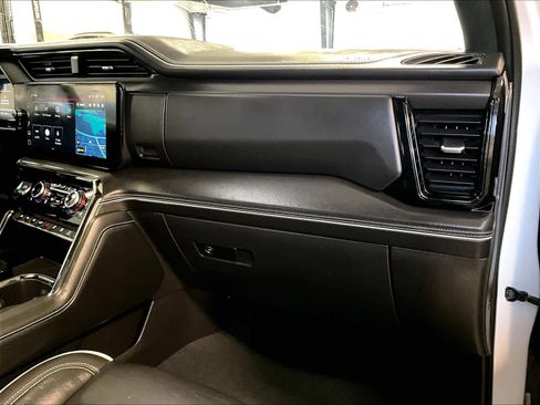 Used 2024 GMC Sierra 1500 AT4X image 13