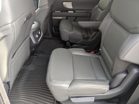 New 2026 Ford Expedition Active image 19