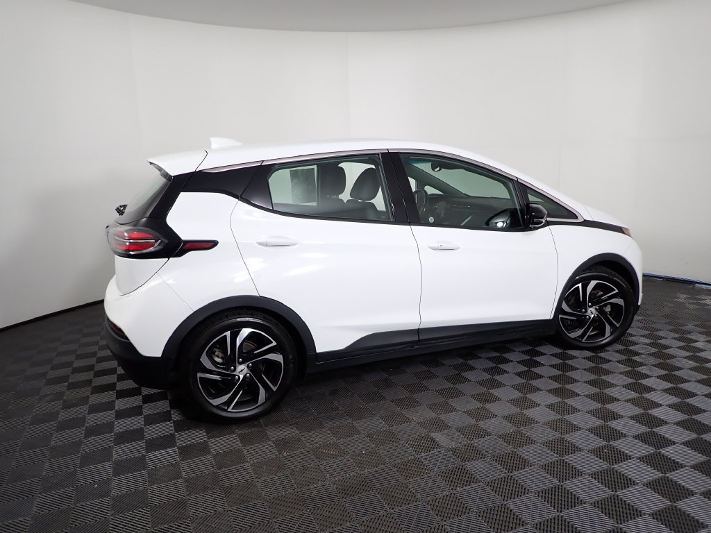 Used 2022 Chevrolet Bolt LT w/ Infotainment Package FWD image 20