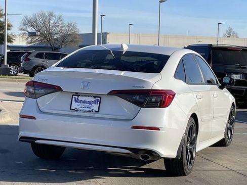 Used 2023 Honda Civic Sport image 4