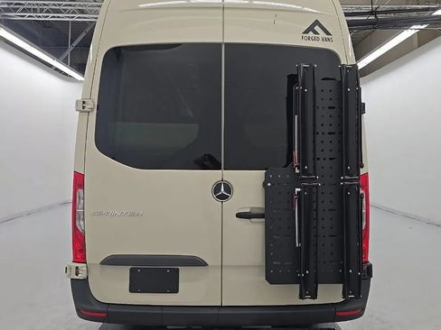 Used 2025 Mercedes-Benz Sprinter 2500 image 4