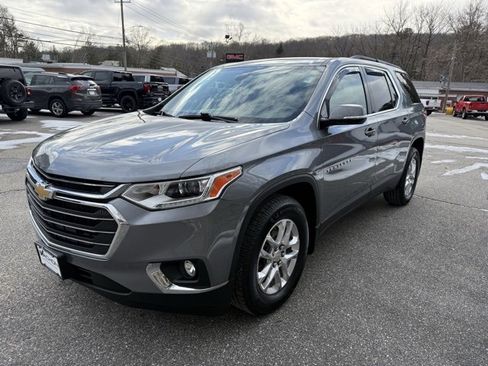 Used 2020 Chevrolet Traverse LT w/ Driver Confidence II Package image 5