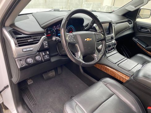 Used 2020 Chevrolet Suburban Premier image 9