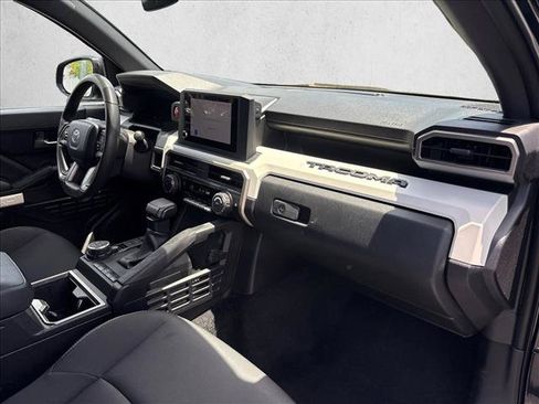 Certified 2024 Toyota Tacoma TRD Off-Road AWD/4WD image 19