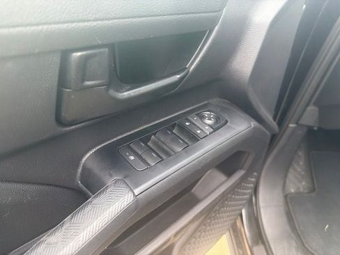 Used 2025 Toyota Tacoma SR5 AWD/4WD image 2